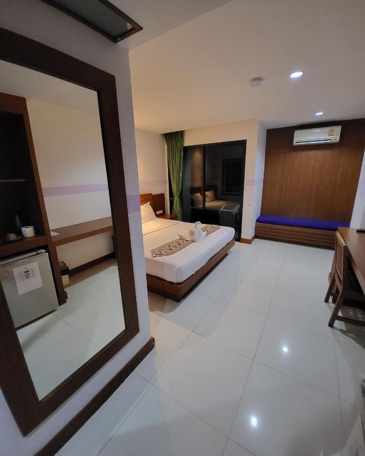 Chana Hotel Phuket Екстериор снимка