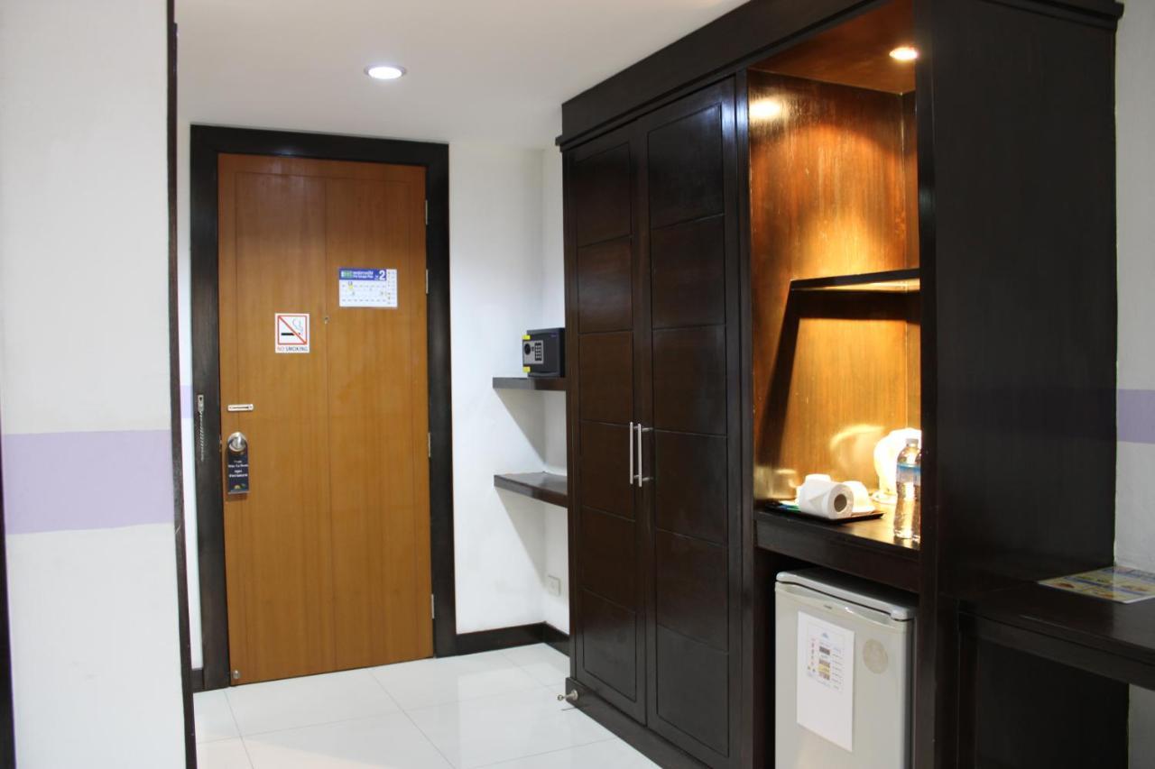 Chana Hotel Phuket Екстериор снимка