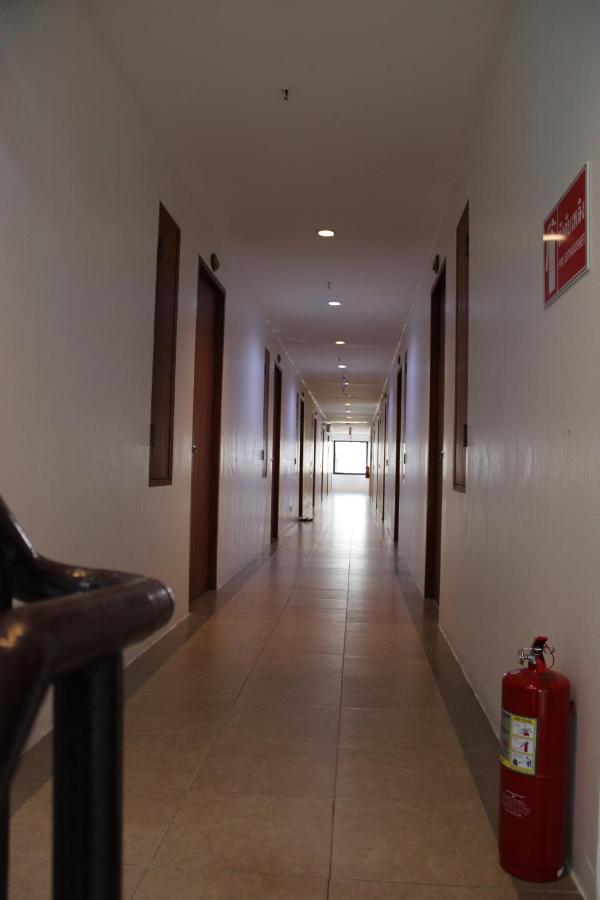 Chana Hotel Phuket Екстериор снимка