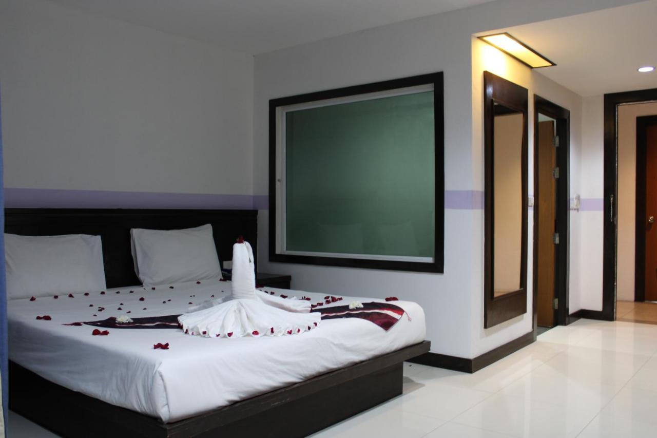 Chana Hotel Phuket Екстериор снимка