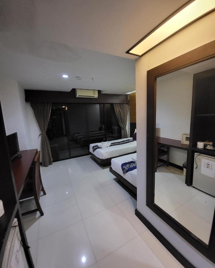Chana Hotel Phuket Екстериор снимка