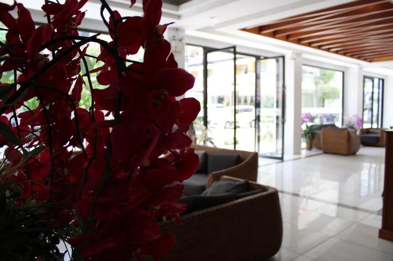 Chana Hotel Phuket Екстериор снимка