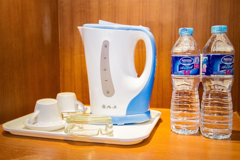 Chana Hotel Phuket Екстериор снимка