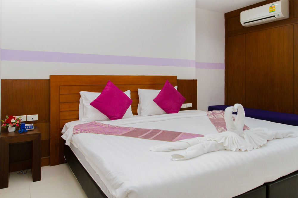 Chana Hotel Phuket Екстериор снимка