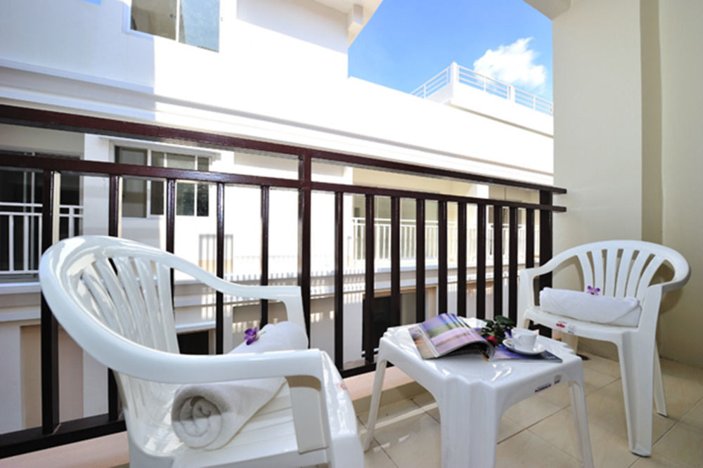 Chana Hotel Phuket Екстериор снимка
