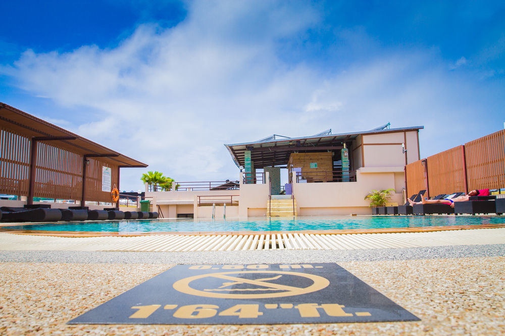 Chana Hotel Phuket Екстериор снимка